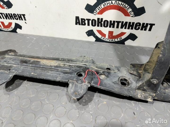 Рамка радиатора Kia Venga G4FA 2012