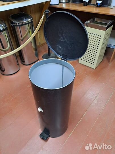 Урна для мусора с педалью, 50 литров