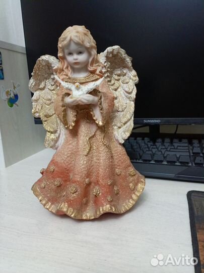 Красивая фигурка статуэтка Ангел