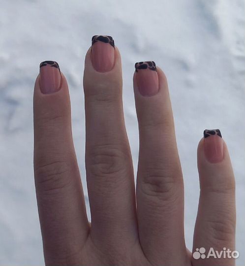 Модель на маникюр
