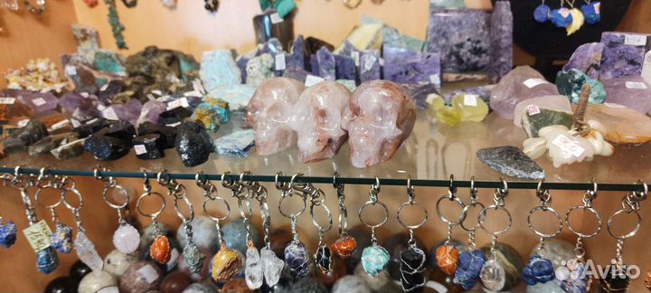 Минералы для коллекции,ножи, шкатулки, подсвечники