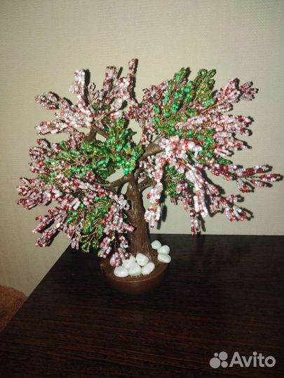 Сакура из бисера отличный подарок