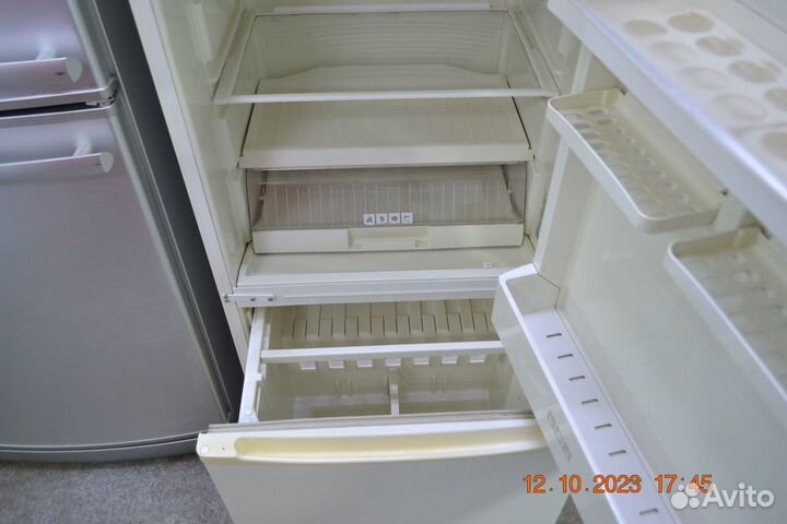 Холодильник 
