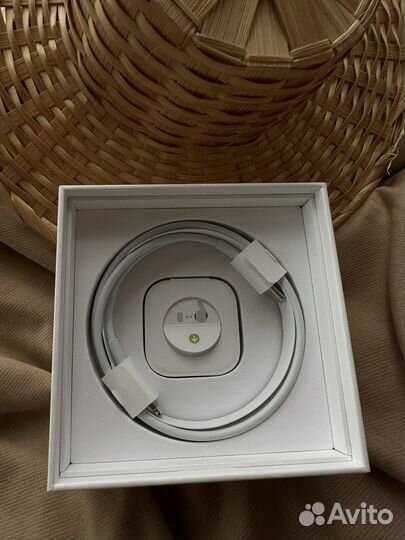 Apple airpods pro(правый наушник и кейс)