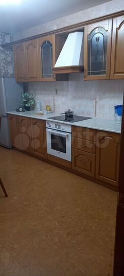 2-к. квартира, 60 м², 3/6 эт.
