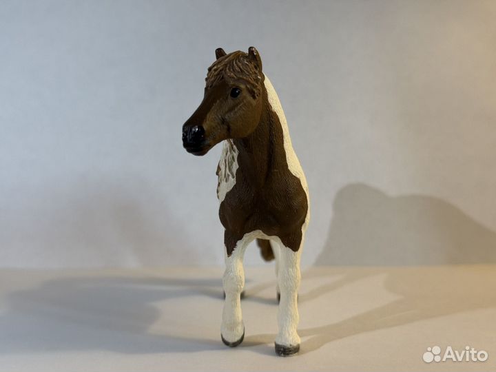 Schleich Фигурка Исландский жеребец Пинто