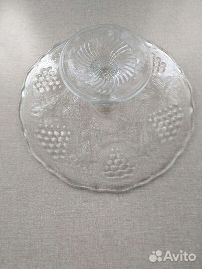 Тортница на ножке