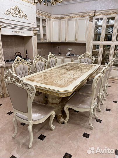 Комплект стол и стулья. В наличии