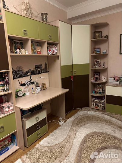 Компьютерный письменный стол