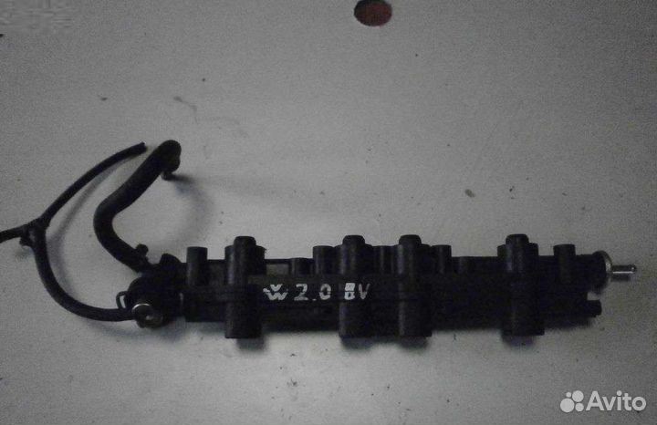 Рейка топливная Volkswagen Passat B3, B4