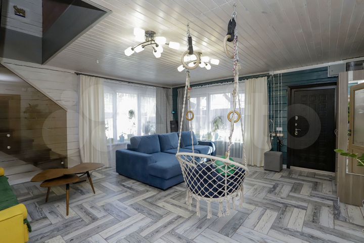 Дом 218,3 м² на участке 6,2 сот.