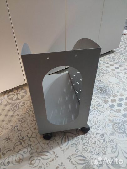 Подставка под системный блок на колесах