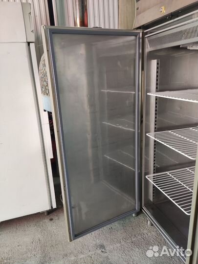 Холодильный шкаф