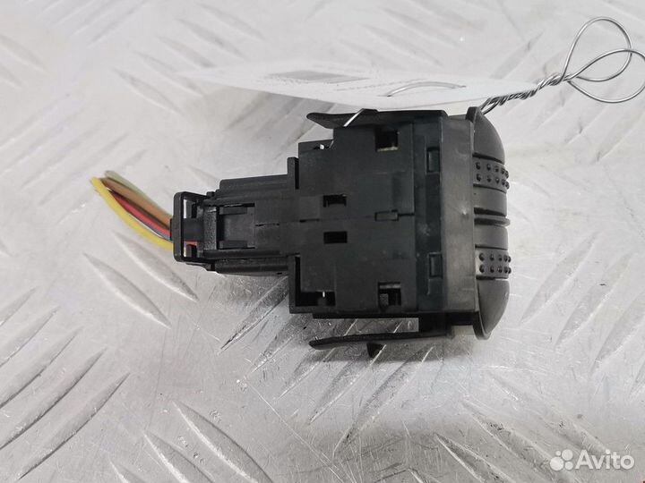 Кнопка корректора фар Volkswagen Polo 3 2000