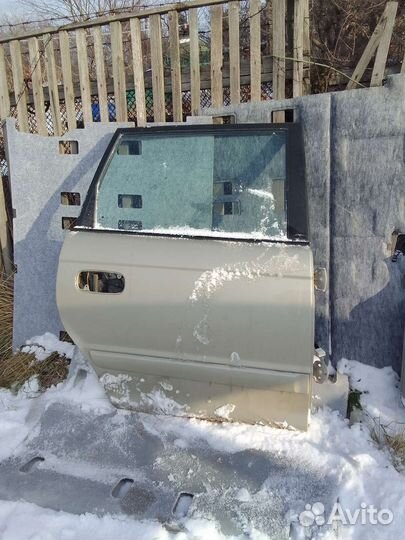Дверь задняя правая хендай траджет