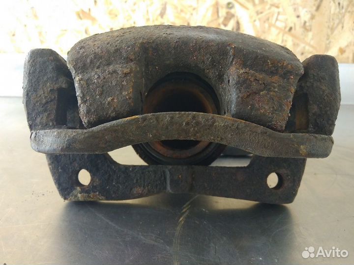 Суппорт передний левый Faw Vita