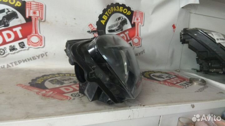 Фара правая Volkswagen Polo Sedan 6RU941016