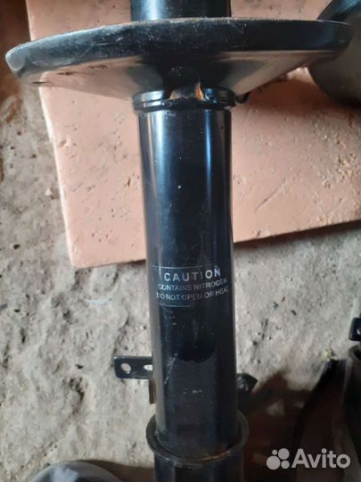 Амортизаторы передние