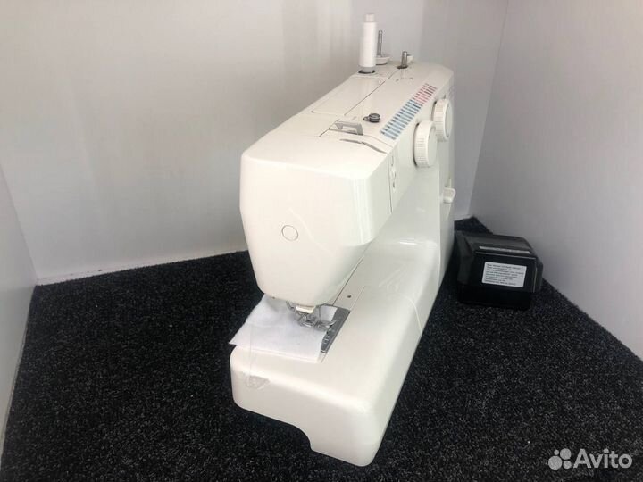 Швейные машины Janome 743-03 В143