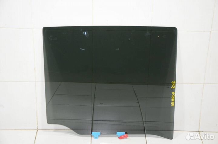 Стекло двери заднее правое Nissan Armada TA60 5.6