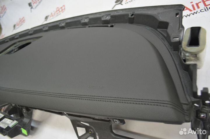 Торпедо панель приборов Kia Sorento со строчкой