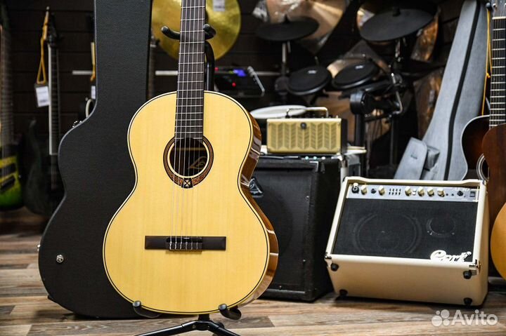 Классическая гитара + Аксессуары