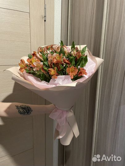 Букет цветов из альстромерии