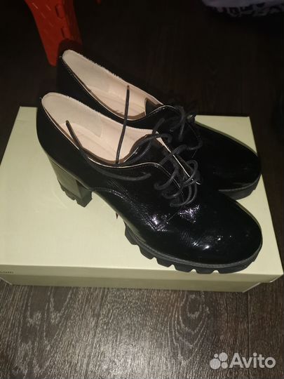 Ботинки полуботинки38