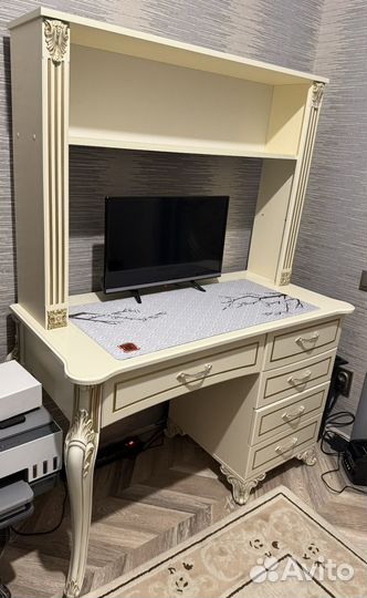 Письменный стол для школьника