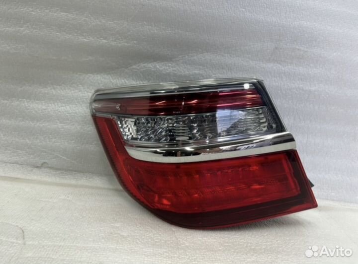 Фонарь задний левый toyota camry V55