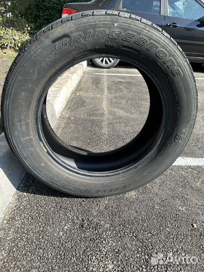 Bridgestone Dueler H/T 843 215/60 R17