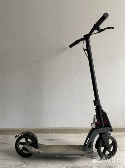 Самокат globber (черный и красный) 2 штуки