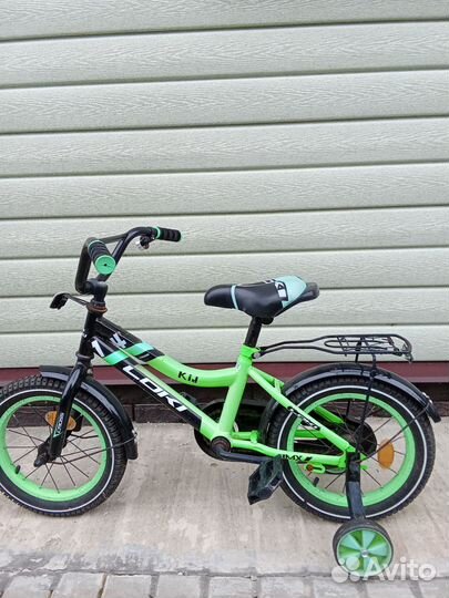 Детский велосипед четырехколесный