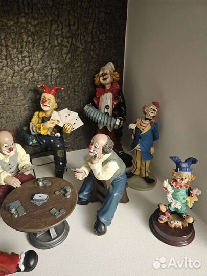 Статуэтки клоуны