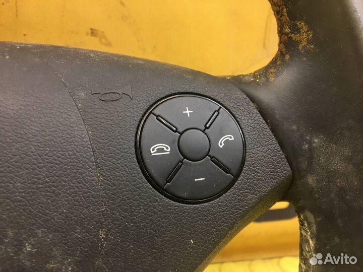 Руль Mercedes-Benz W639 M112.976 3.7 2006
