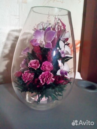 Цветы в колбе