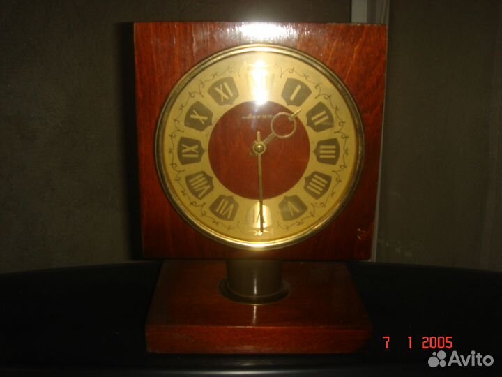 Часы настольные