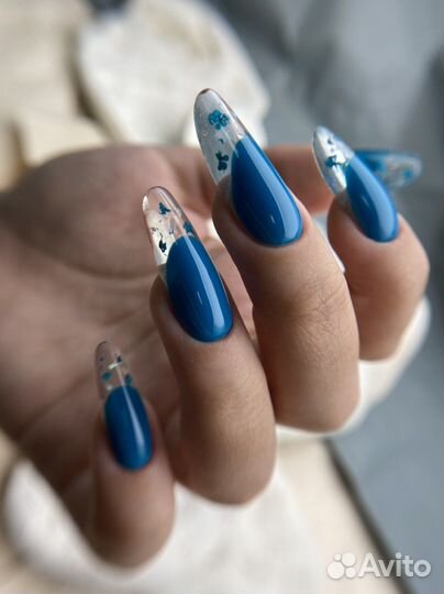 Маникюр и педикюр