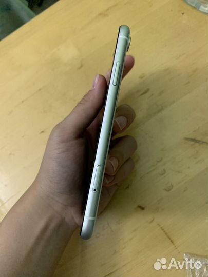 Телефон iPhone Xr 128