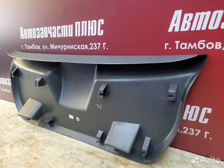 Обшивка крышки багажника Opel Corsa