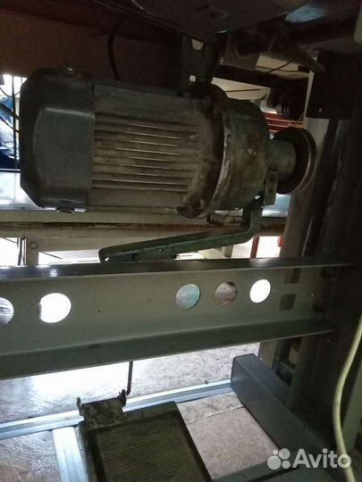 Швейная машина