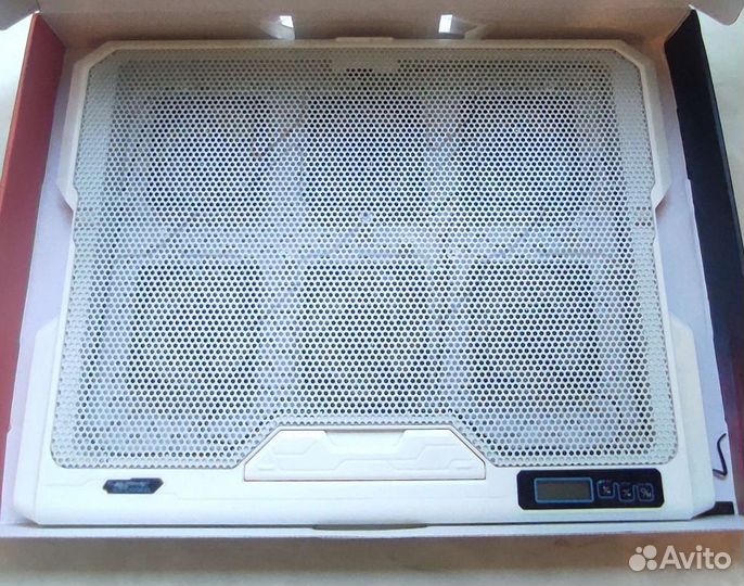 Охлаждающая подставка под ноутбук