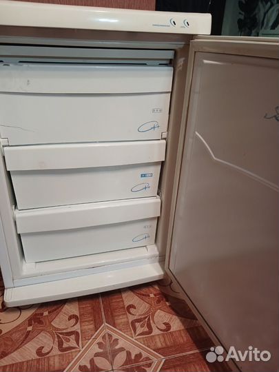 Продам морозильную камеру