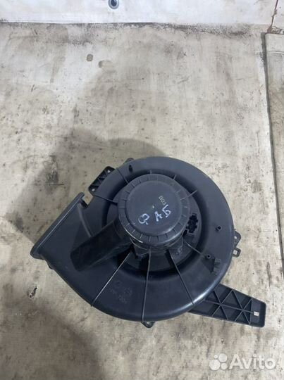 Мотор отопителя салона Skoda Fabia 2