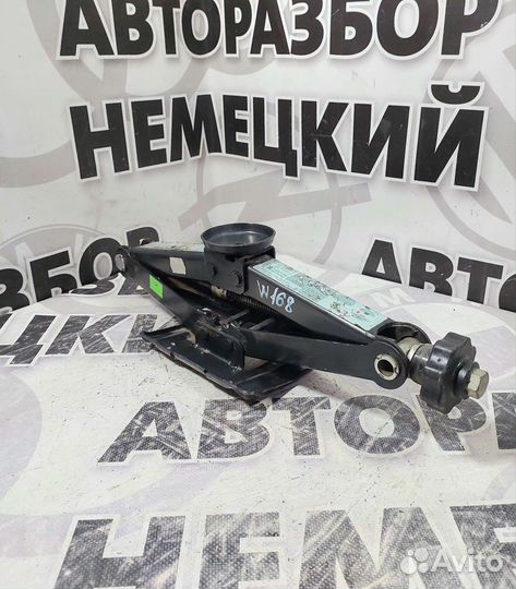 Домкрат Mercedes W168