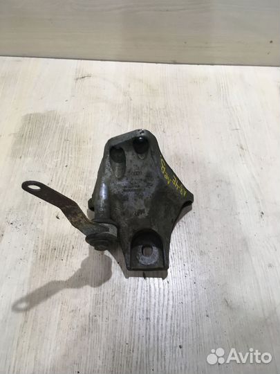 Кронштейн кпп левый Ауди А8 D3 4E0399113AJ