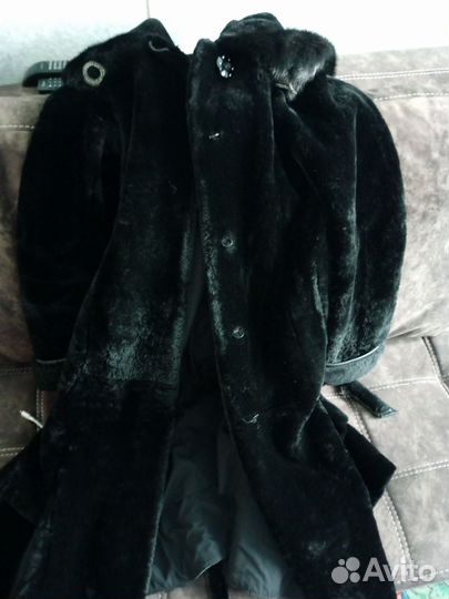Шуба мутоновая с капюшоном 40-42