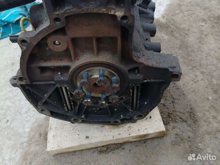 Блок цилиндров K4J Renault Megane 2