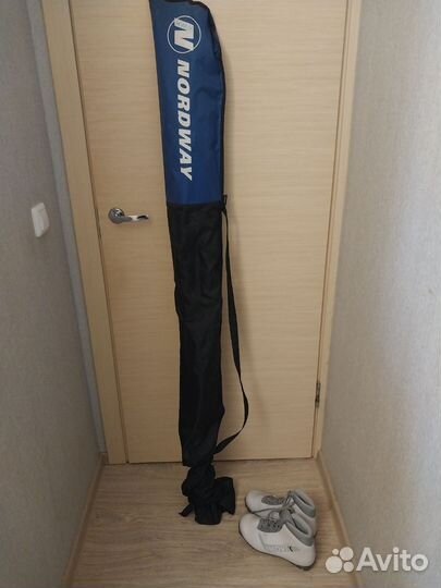 Лыжи с ботинками в чехле.Подростковые