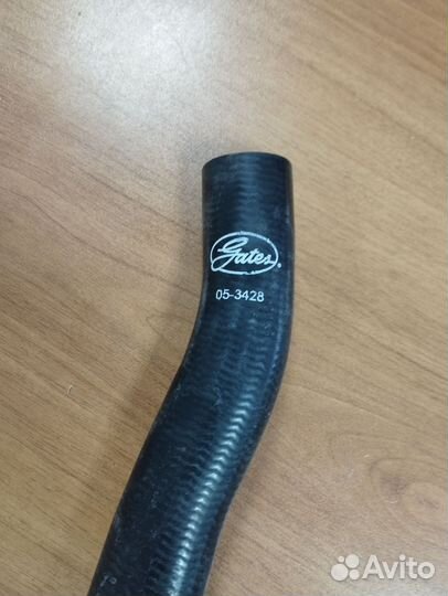 Патрубок системы охлаждения vоlvo 760 вольвo 760